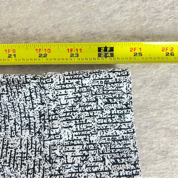 Alfani Men's Black and White Pattern Button Down Dress Shirt - Size Medium - Picture 13 of 15